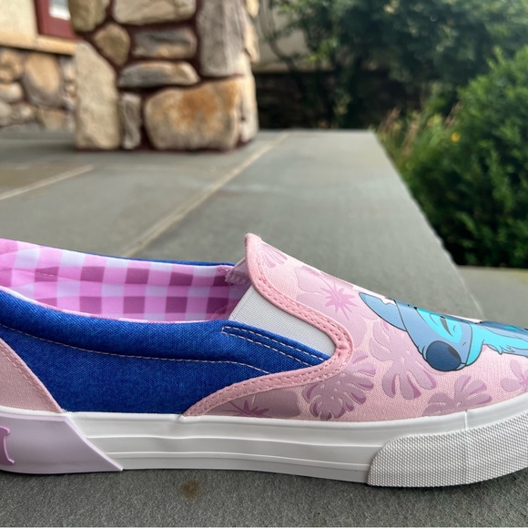 Disney Women’s Stitch Canvas Slip on shoes Sz 8.5 New with tags - Picture 5 of 10